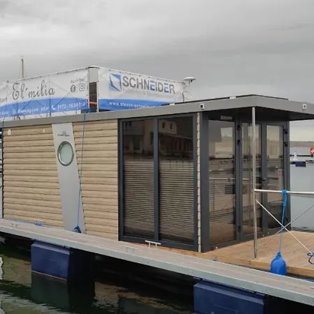 Mobiles Hausboot El'milia Mit Eigener Ankerboje Auf Dem *