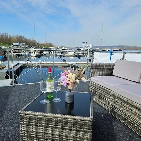 Mobiles Hausboot El'milia Mit Eigener Ankerboje Auf Dem Tekne Braunsbedra