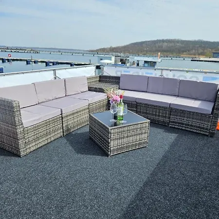 Mobiles Hausboot El'milia Mit Eigener Ankerboje Auf Dem 船上ホテル *