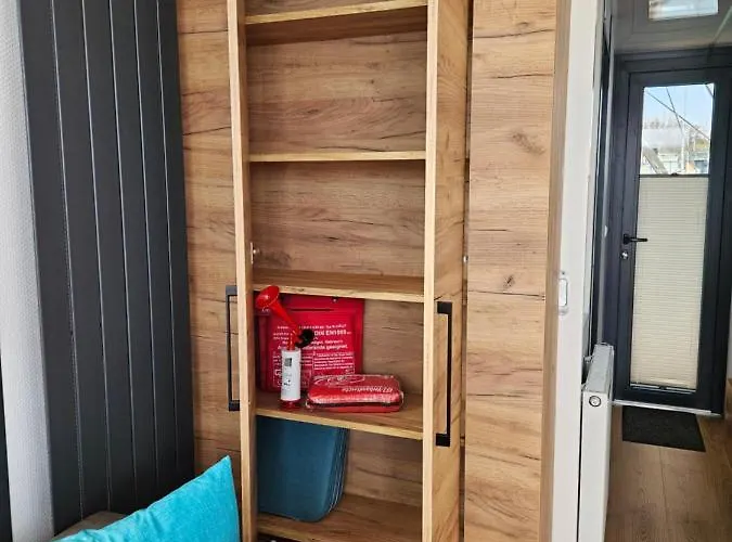 Mobiles Hausboot El'milia Mit Eigener Ankerboje Auf Dem * Braunsbedra